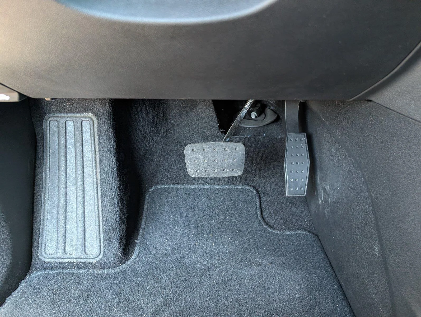Used 2026 Sterling Gray Metallic Chevrolet LT image 29