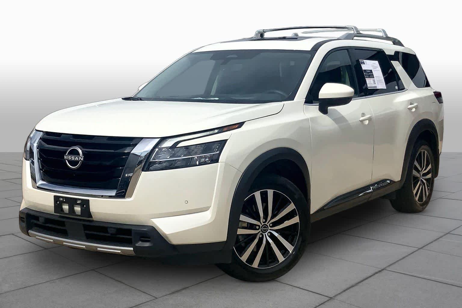 2023 Nissan Pathfinder Platinum 2WD's photo