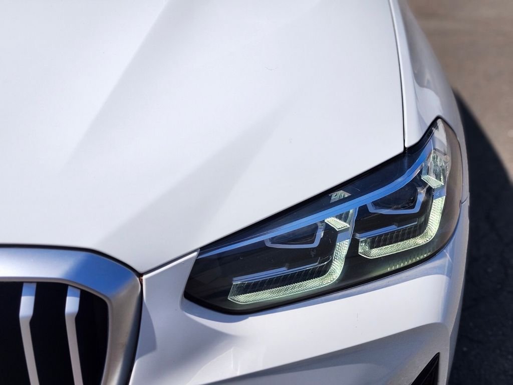 Used 2023 White BMW xDrive30i image 11