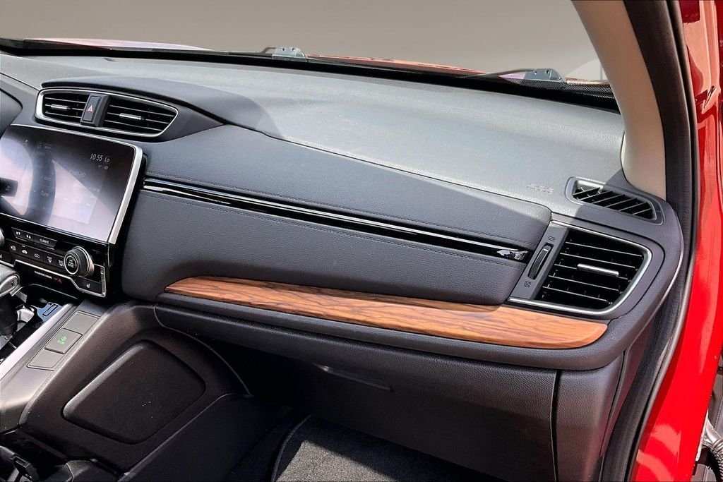 Used 2018 Red Honda Touring image 16