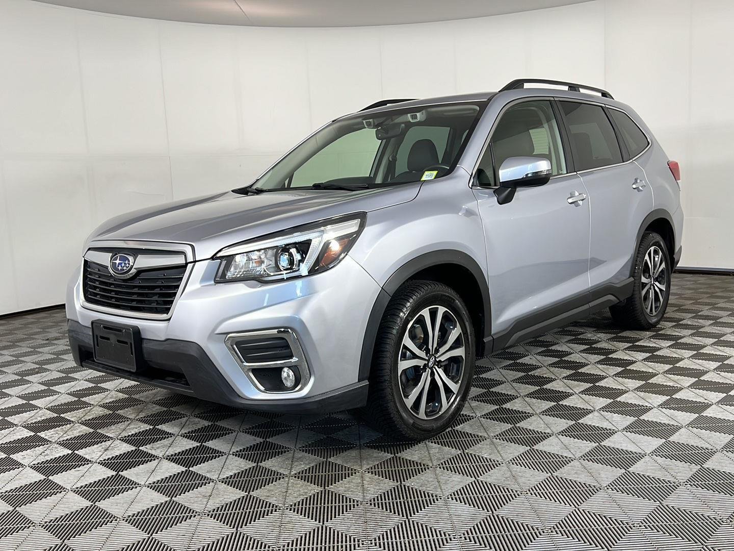 Used 2020 Ice Silver Metallic Subaru Limited image 12