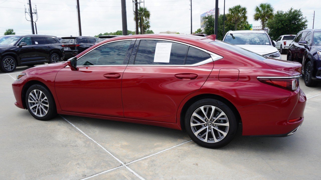 Used 2022 Red Lexus ES 350 image 5