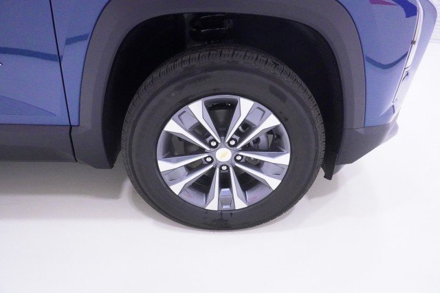 2027 Chevrolet Equinox LT - Photo 5