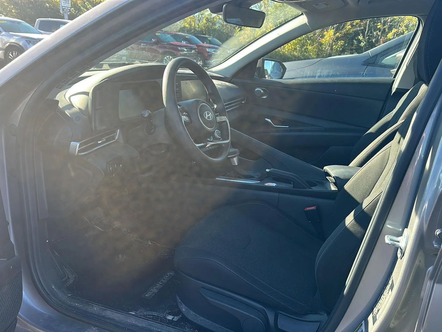 Used 2024 Fluid Metal Hyundai SE image 7