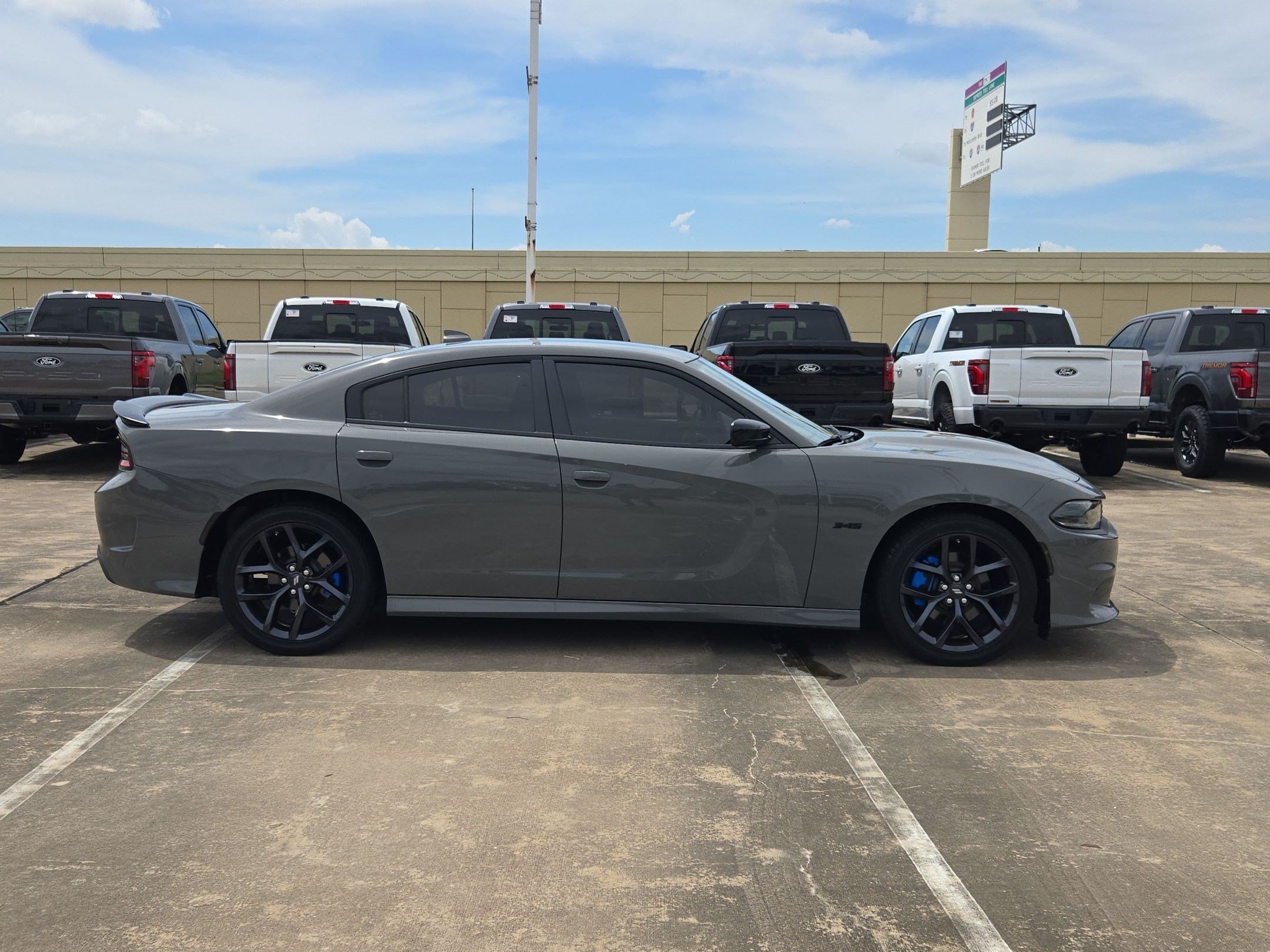 2C3CDXCT8PH599238