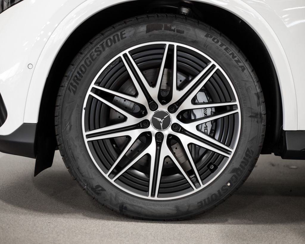 New 2026 Polar White Mercedes-Benz GLC 43 AMG® image 4
