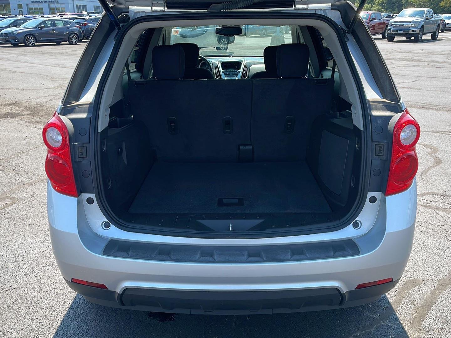 Used 2015 Silver Ice Metallic Chevrolet LT image 26
