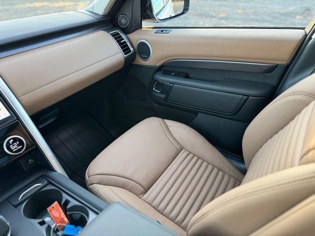 New 2025 Fuji White Land Rover Metropolitan Edition image 12