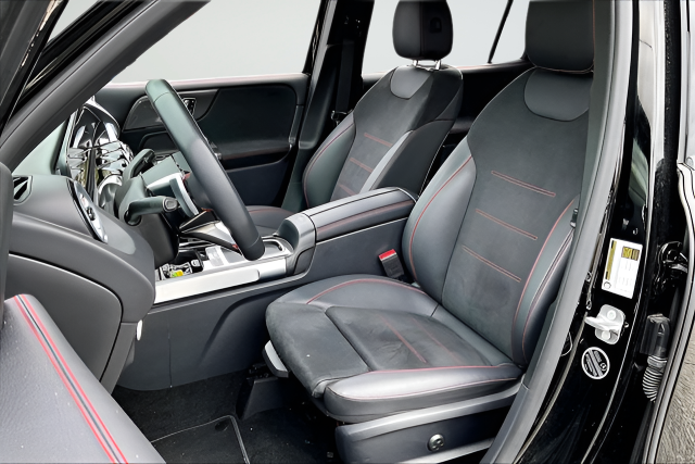 Used 2024 Black Mercedes-Benz GLB 250 image 17