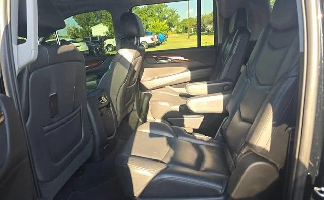 Used 2019 BLACK RAVEN Cadillac Premium Luxury image 8