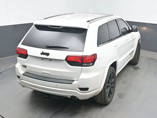 Used 2019 Bright White Clearcoat Jeep Altitude image 27