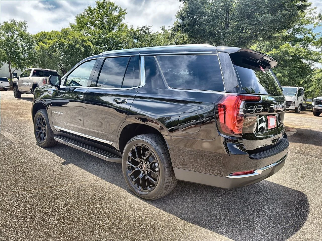 New 2026 Onyx Black GMC Elevation image 6