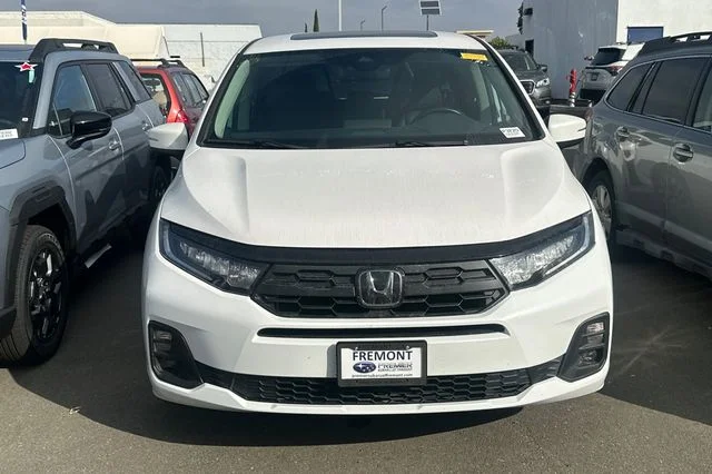 Used 2025  Honda EX-L image 3