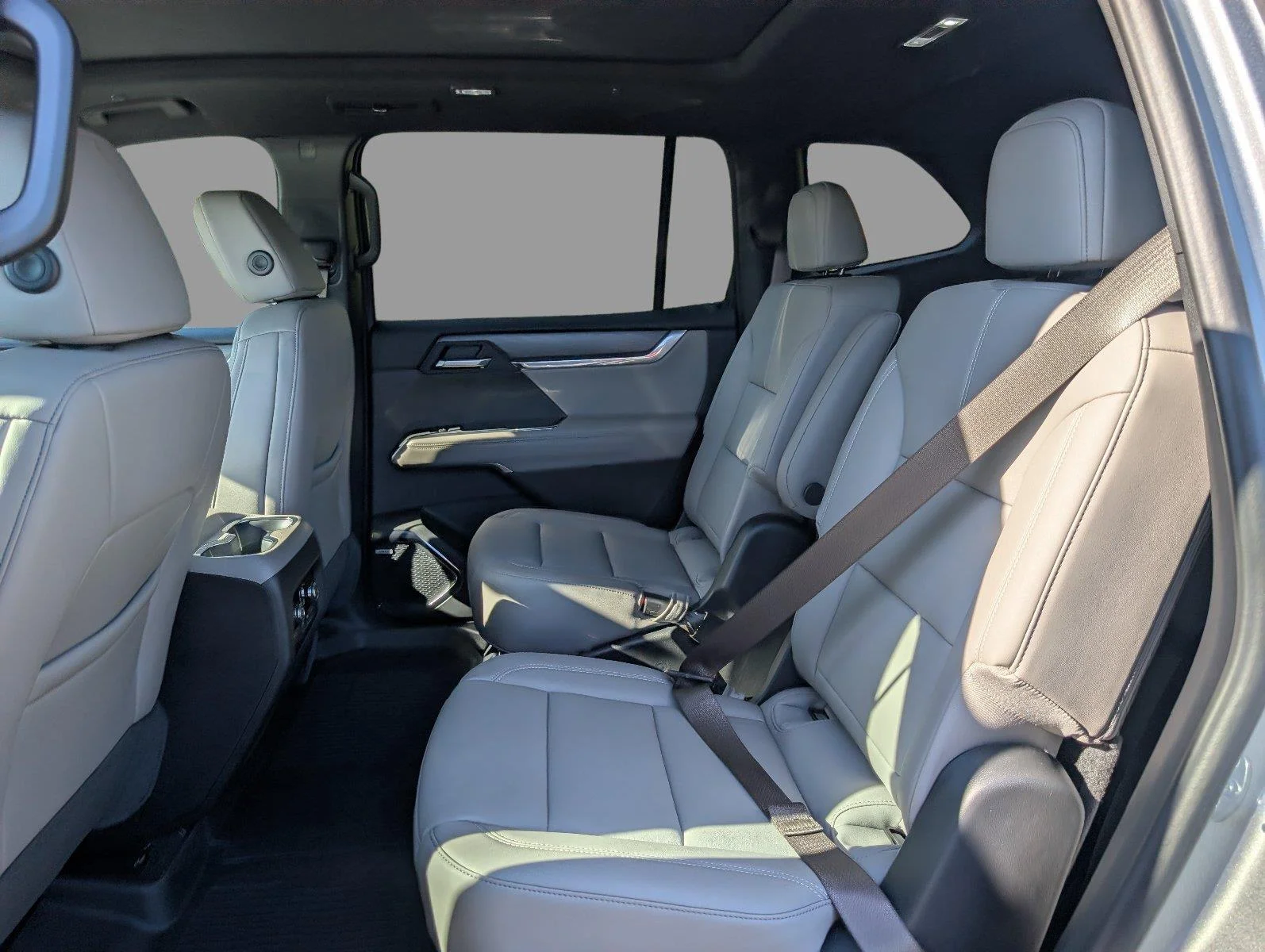 New 2027 Sterling Metallic GMC Elevation image 37