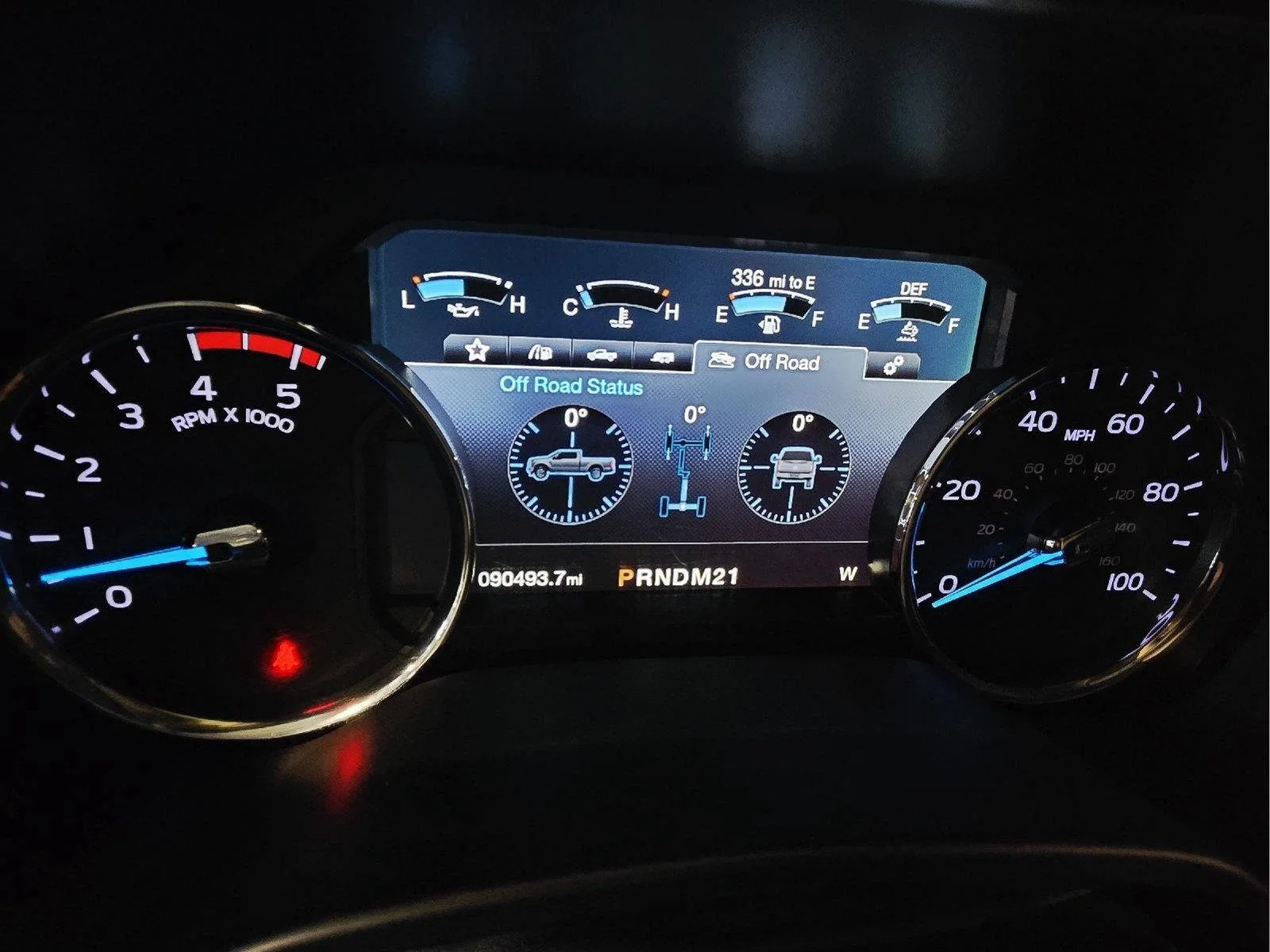 Used 2018 White Gold/Stone Gray Ford Lariat image 18