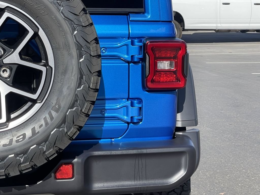 New 2026 Hydro Blue Pearl-Coat Exterior Paint Jeep Rubicon image 12