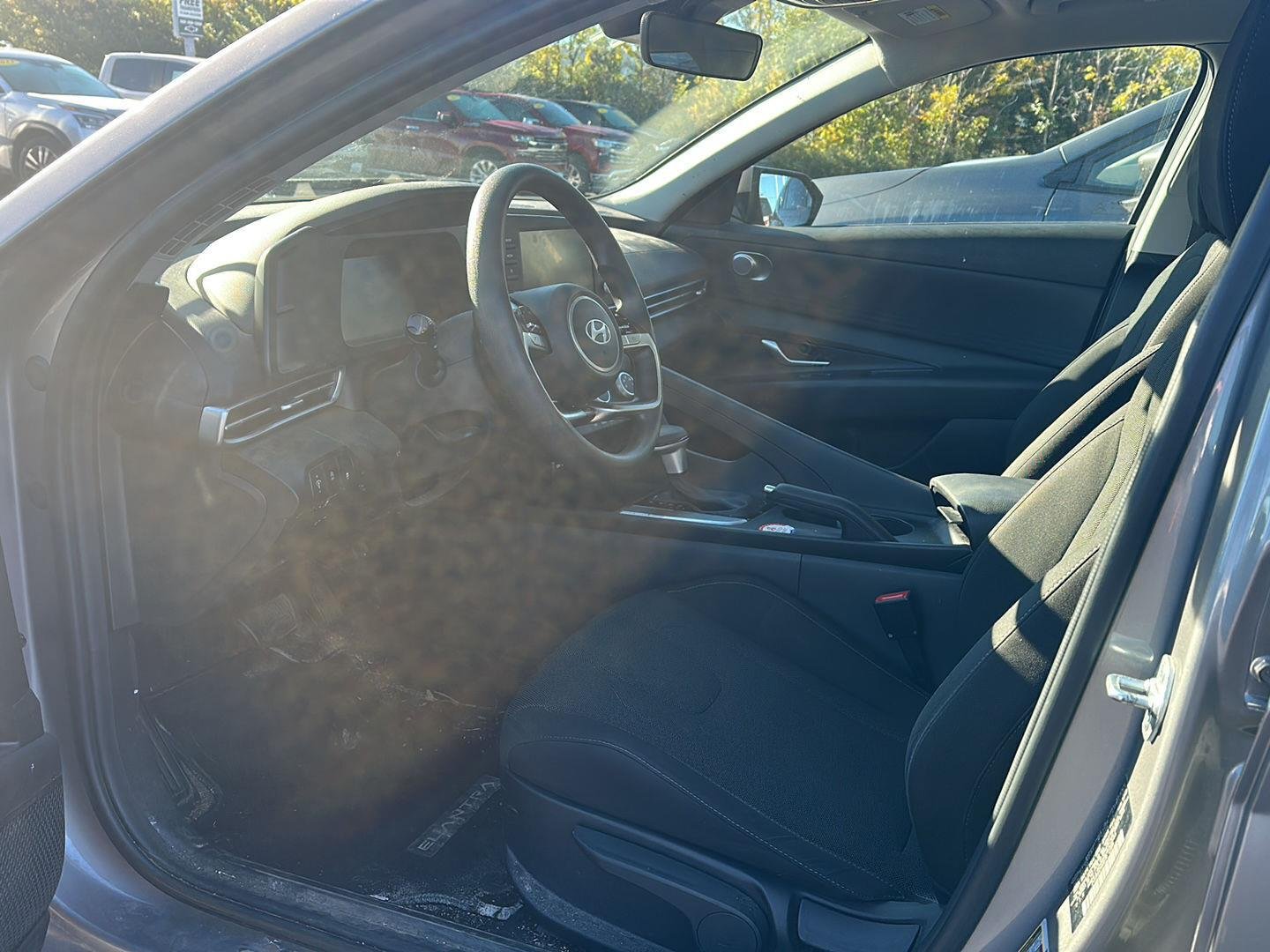 Used 2024 Fluid Metal Hyundai SE image 7