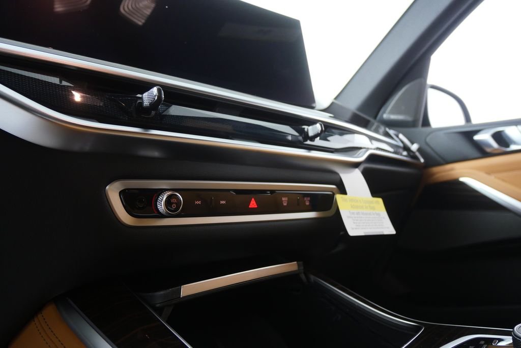 New 2026 Black Sapphire Metallic BMW xDrive40i image 19