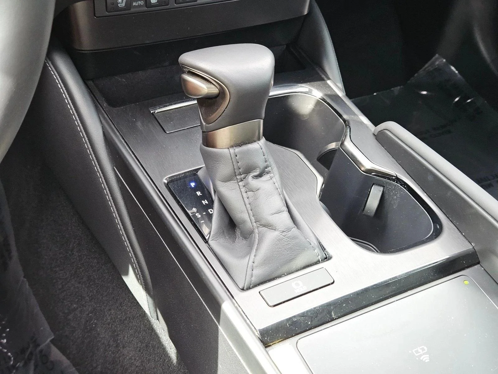 Certified Used 2025 Iridium Lexus  image 14