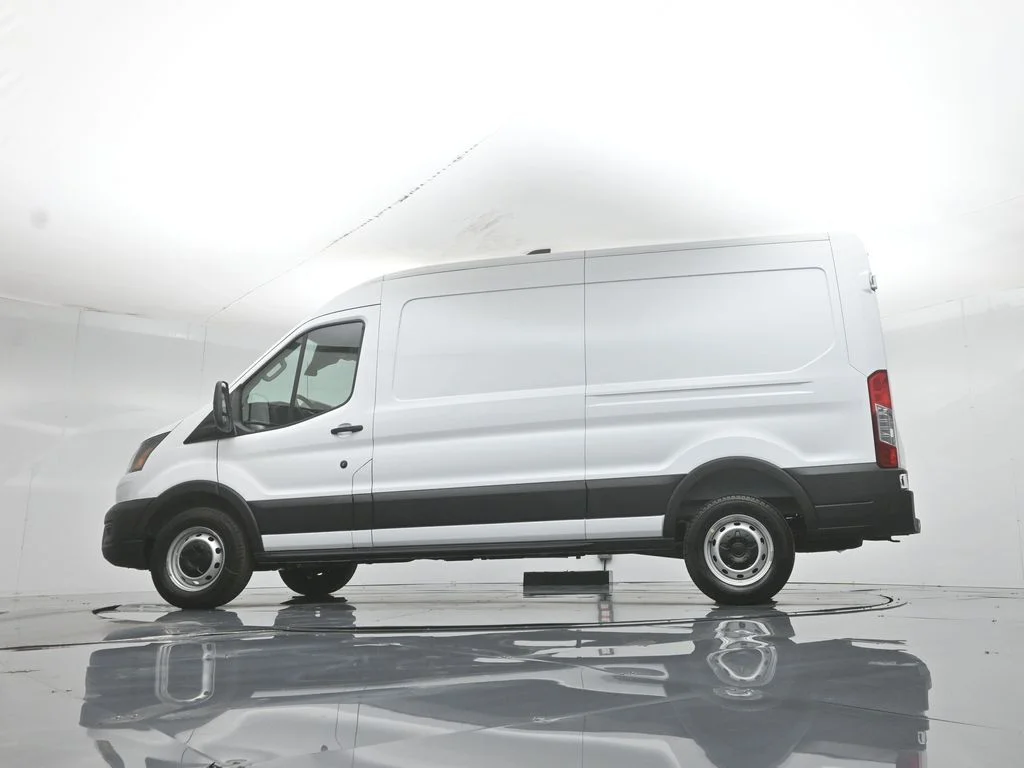 New 2026 Oxford White Ford Base image 51