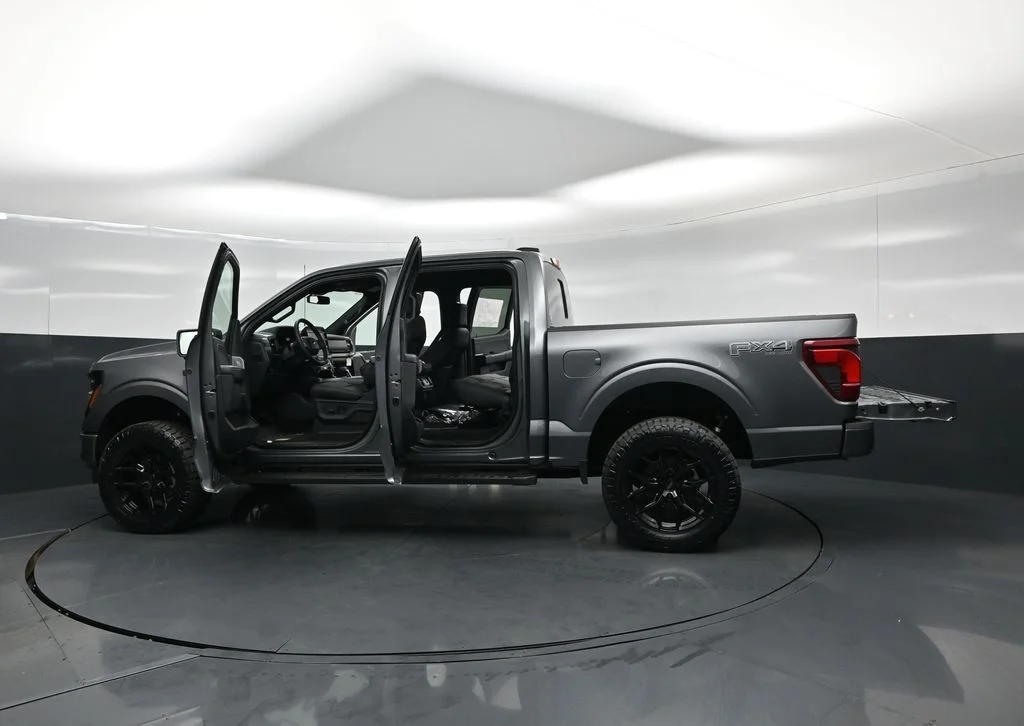 New 2026 Carbonized Gray Metallic Ford XLT image 29