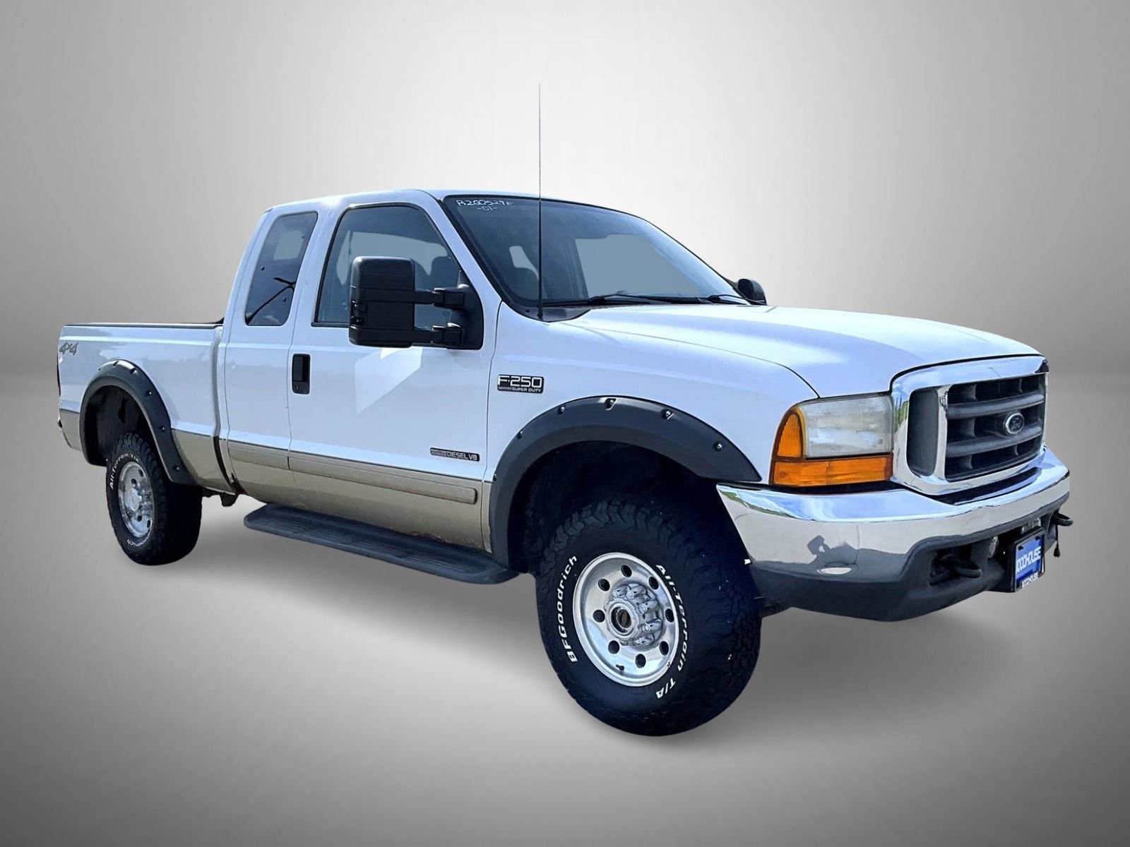 Used 2001 White Ford Lariat image 3
