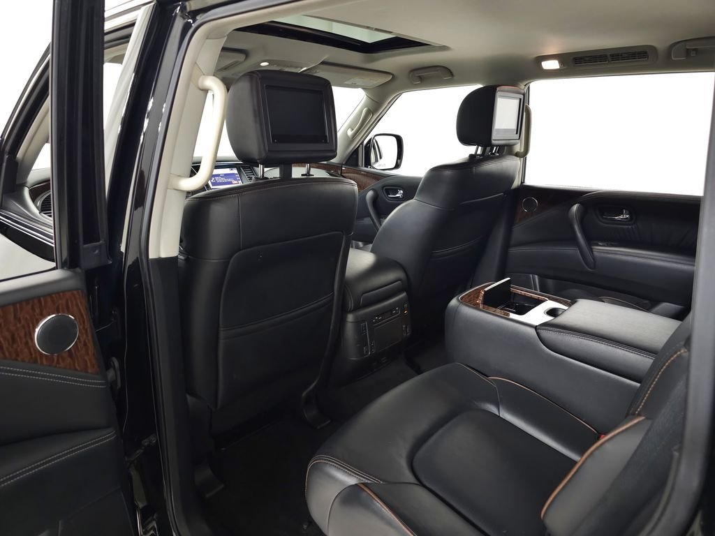 Used 2020 Super Black Nissan Platinum image 33