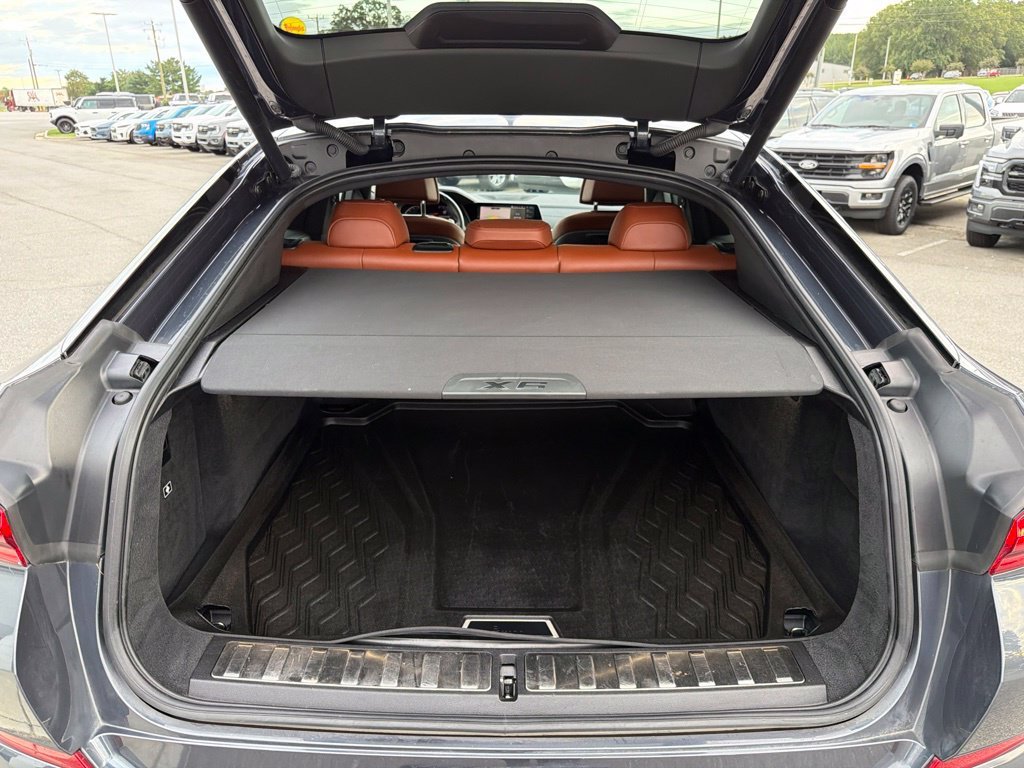 Used 2022 Arctic Gray Metallic BMW xDrive40i image 17