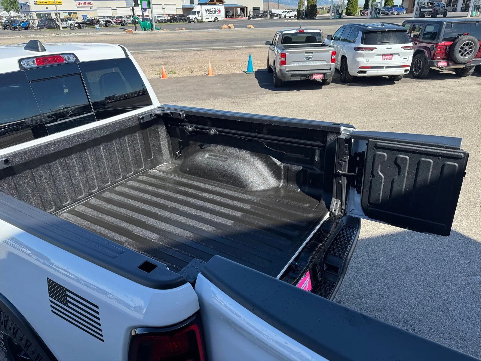 New 2026 Bright White Clear-Coat Exterior Paint RAM Rebel image 11