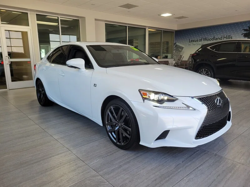 Used 2016 Ultra White LEXUS 4DR SDN image 6