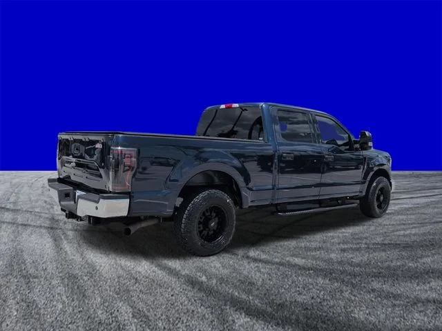Used 2019 Blue Ford XLT image 4