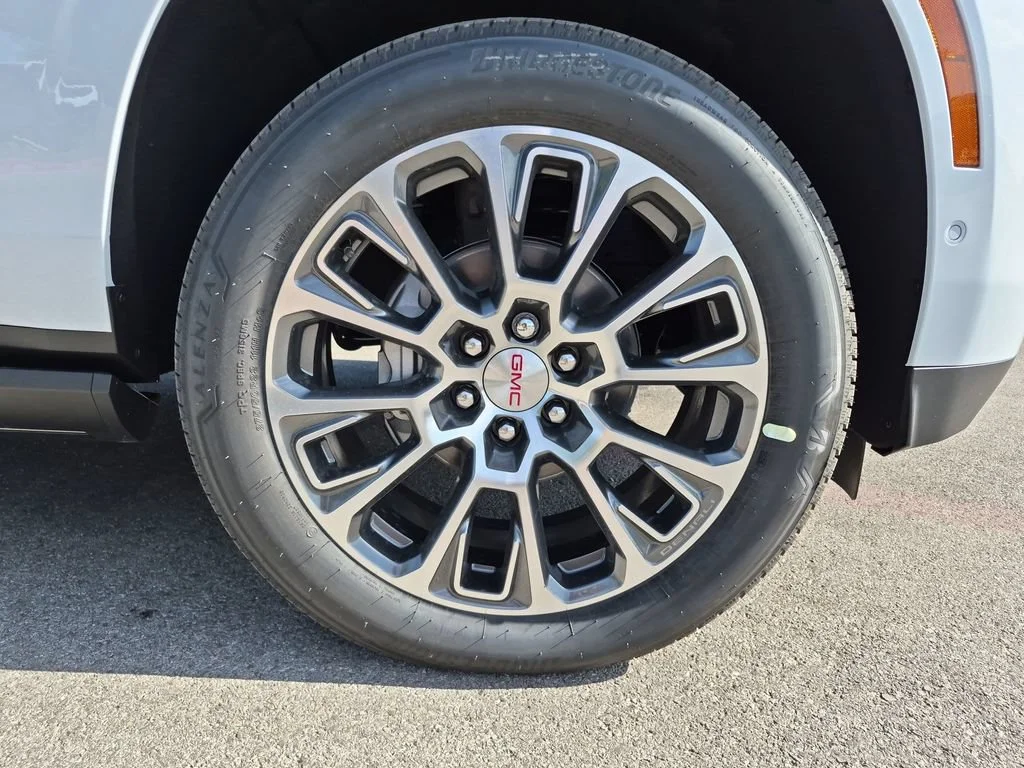 2026 GMC Yukon XL Denali - Photo 16