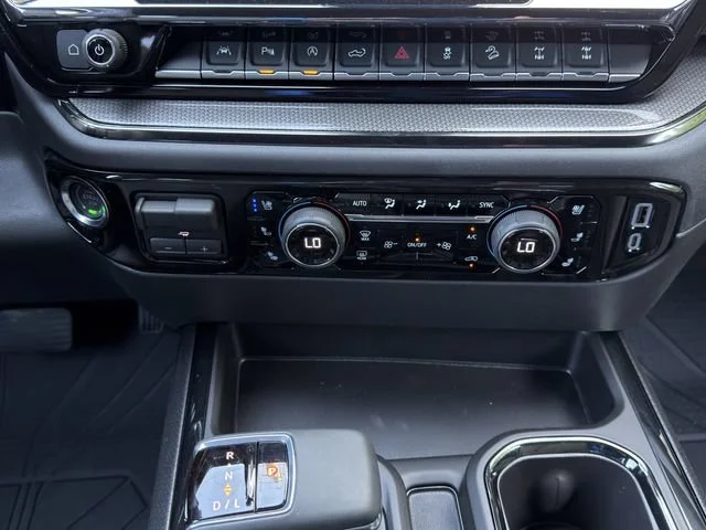 2026 Chevrolet Silverado 1500 ZR2 - Photo 14