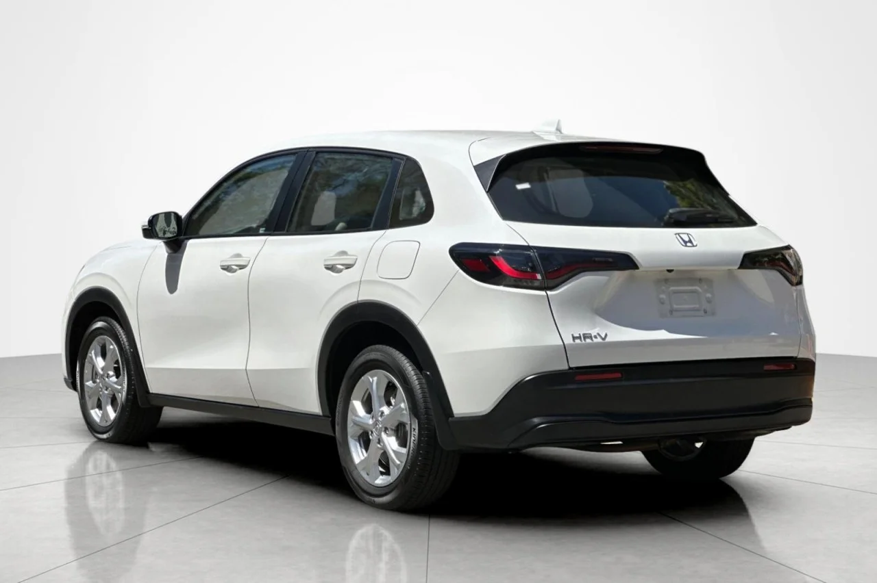 Used 2025 Platinum White Pearl Honda LX image 3