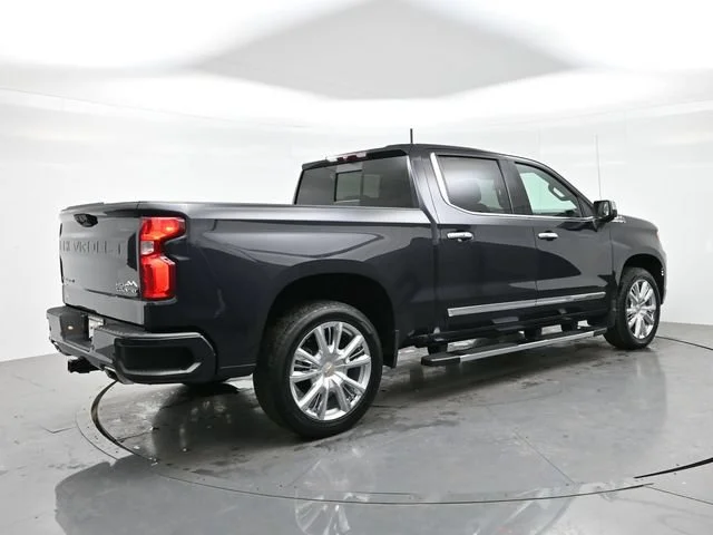 Used 2022 Dark Ash Metallic Chevrolet High Country image 3