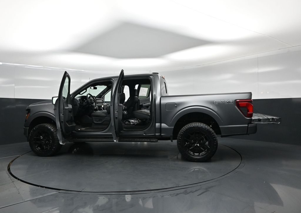New 2026 Carbonized Gray Metallic Ford XLT image 29