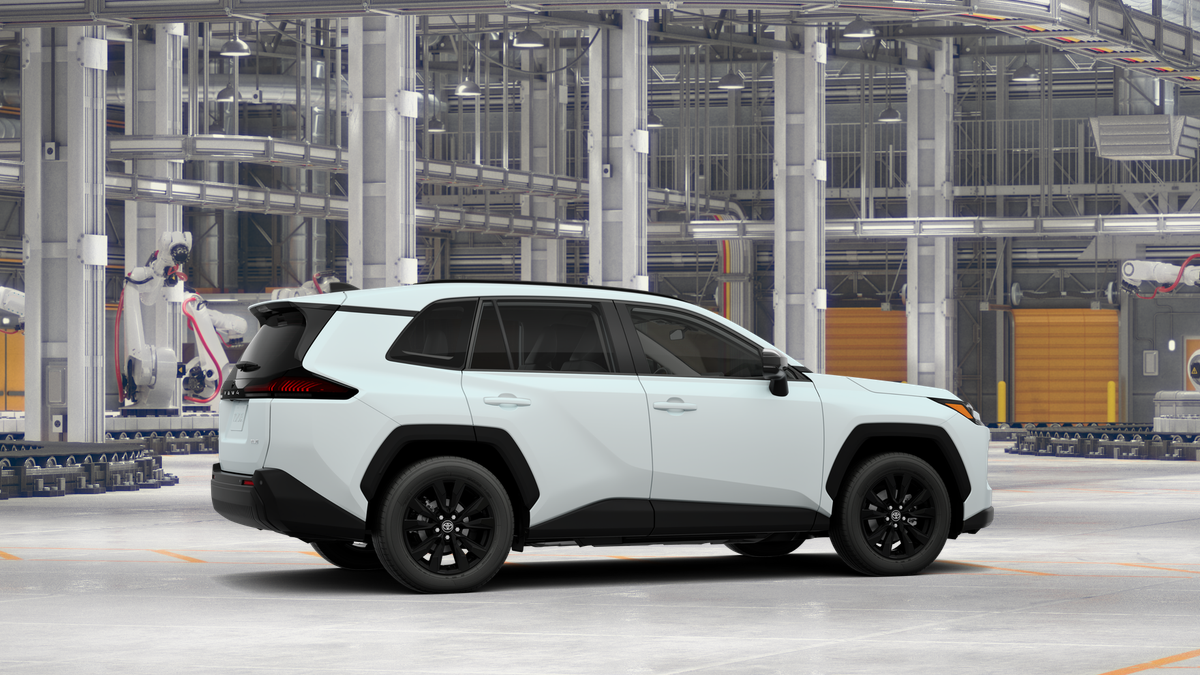 New 2026 Wind Chill Pearl Toyota XLE Premium image 11