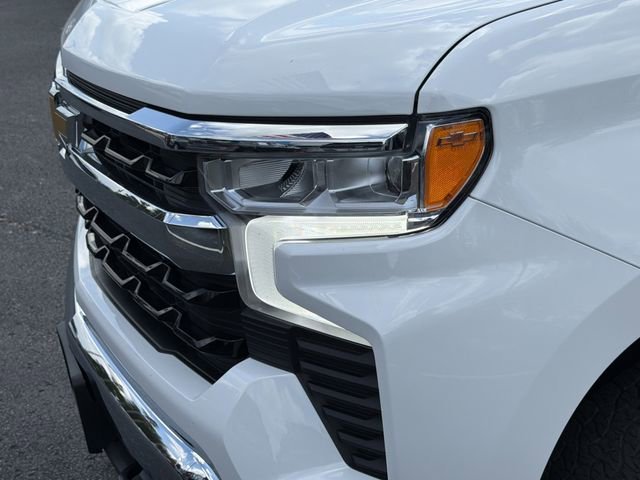 Used 2025 Summit White Chevrolet LT image 9