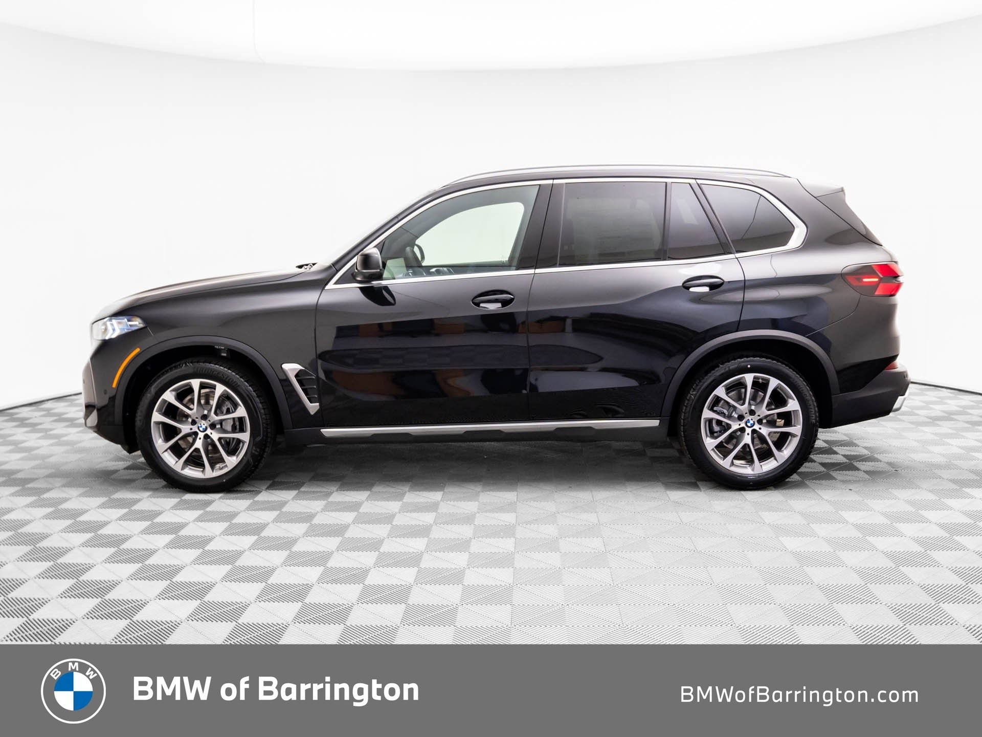 New 2026 Black Sapphire Metallic BMW xDrive40i image 2