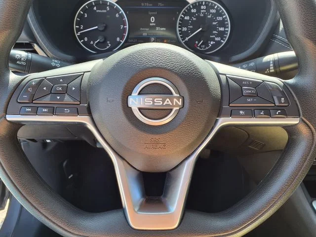 Used 2024 Gray Nissan SV image 9