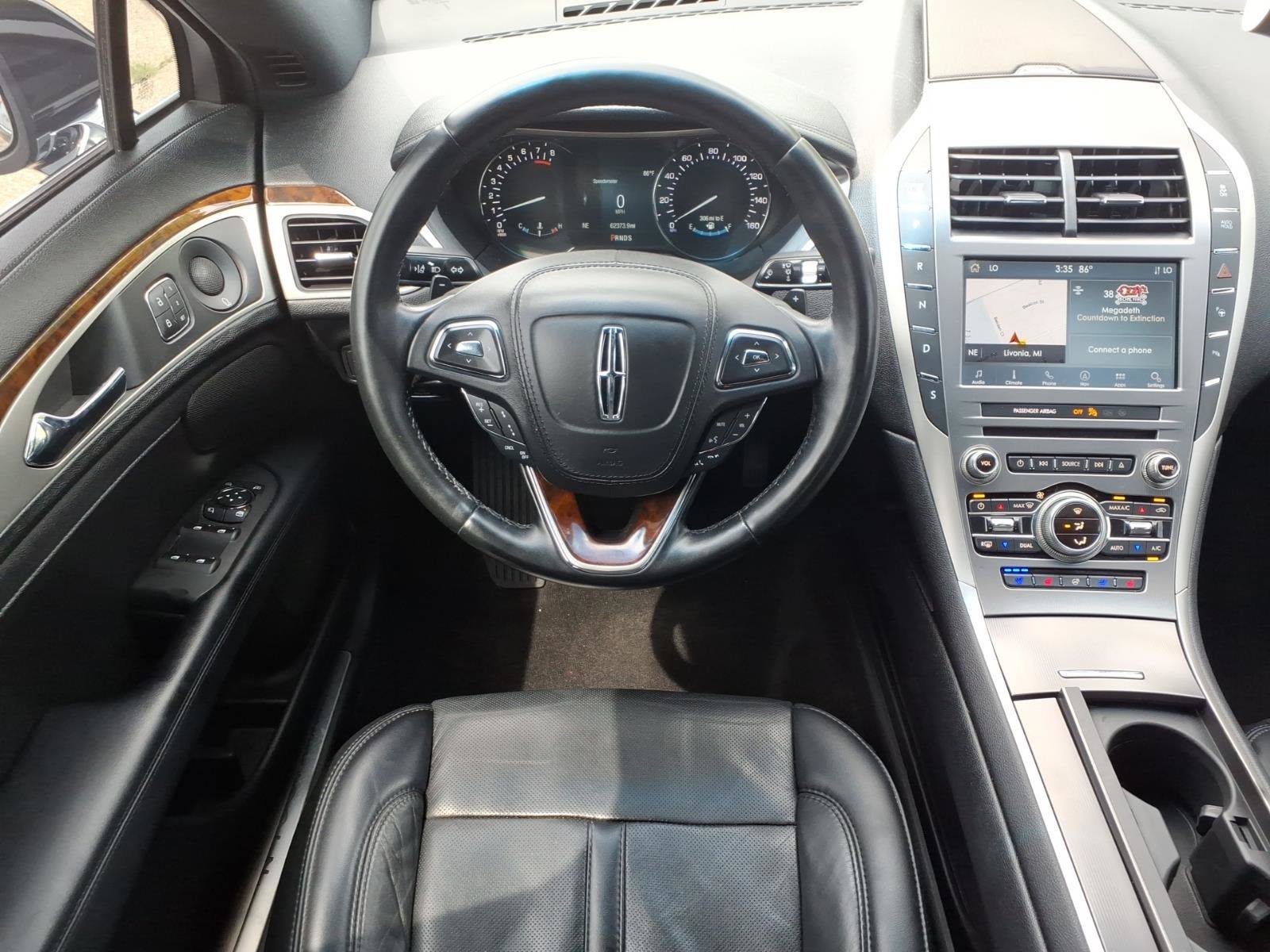 Used 2019 Infinite Black Metallic Lincoln Reserve II image 6