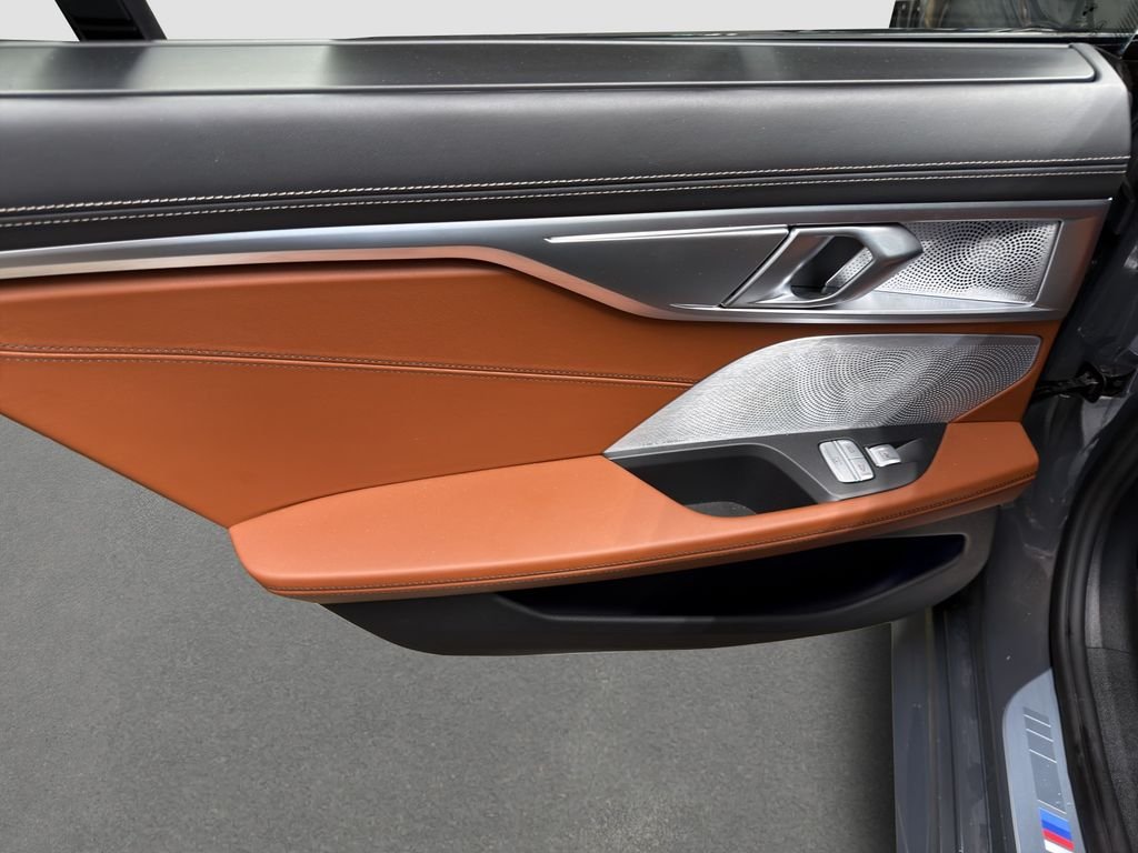 2025 BMW 8 Series M850i - Photo 35