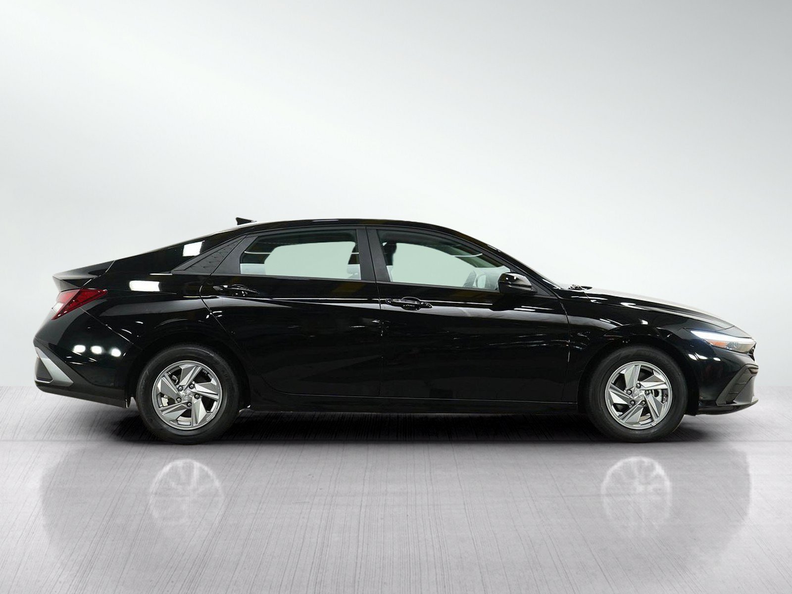 Used 2024 Abyss Black Hyundai SE IVT image 6
