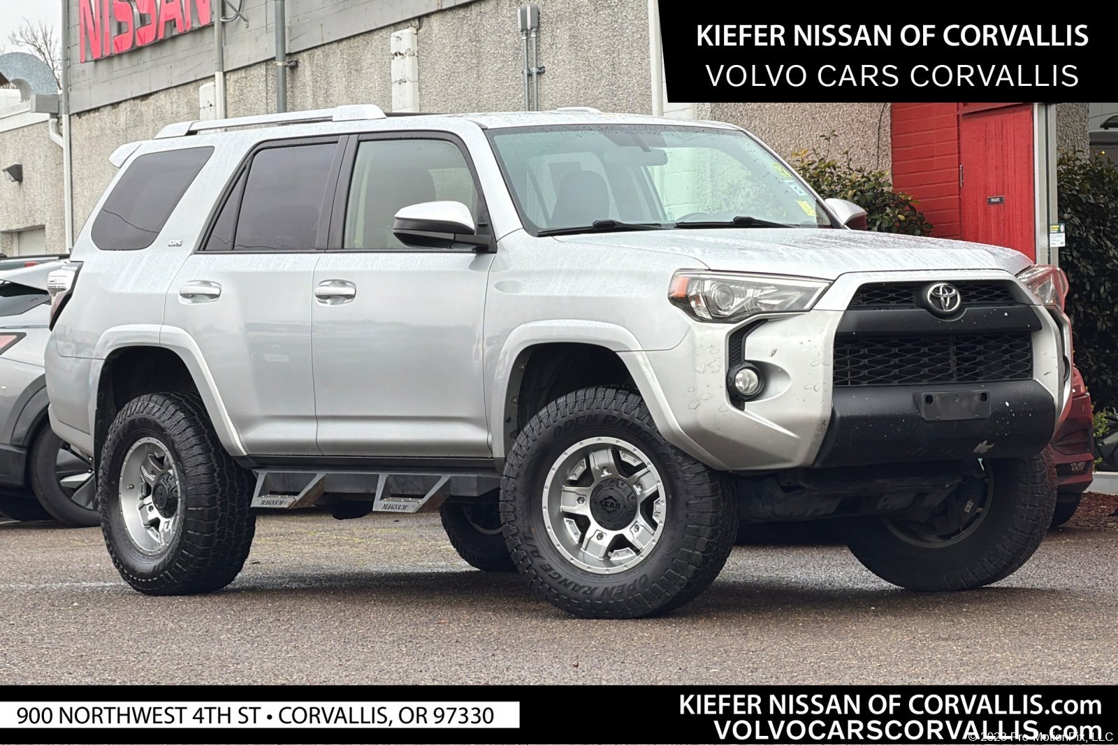 Used 2017 Silver Toyota SR5 image 1