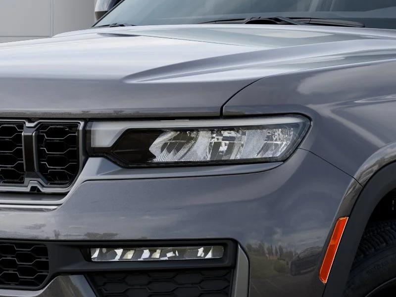 New 2026 Baltic Gray Metallic Clear-Coat Exterior Paint Jeep Limited image 36