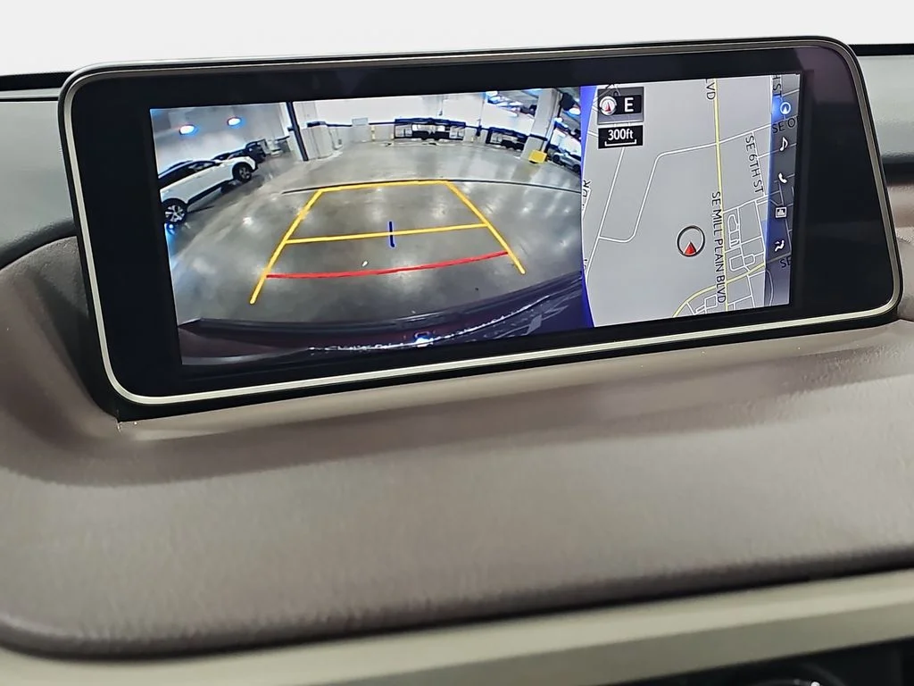 Used 2016 Red Lexus 350 image 25
