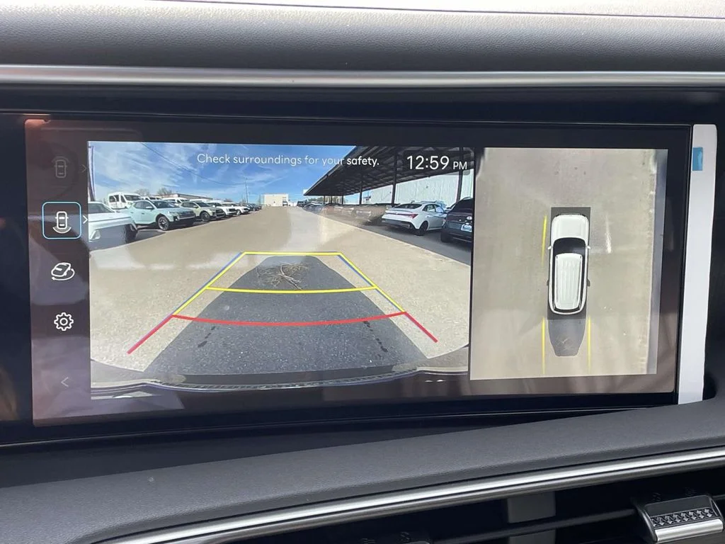 New 2026 White Hyundai SEL Premium image 28