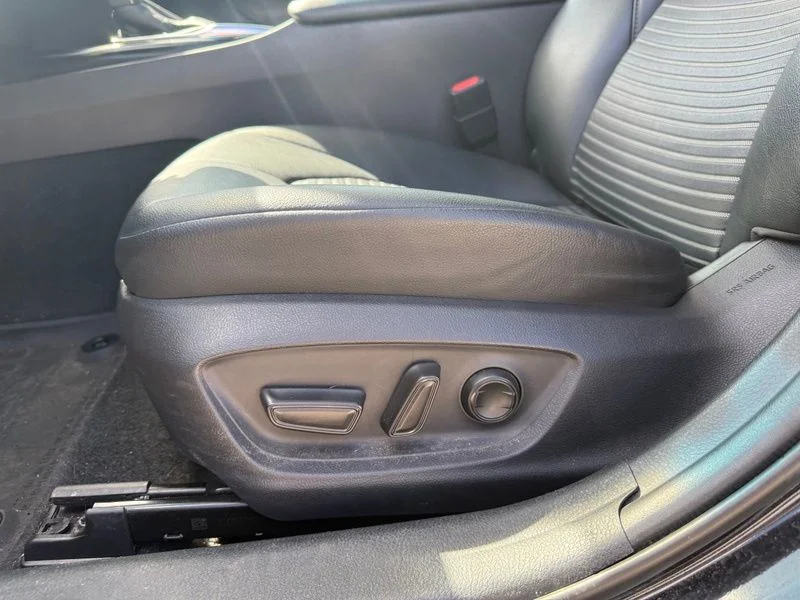 Used 2018 Black Toyota SE image 4