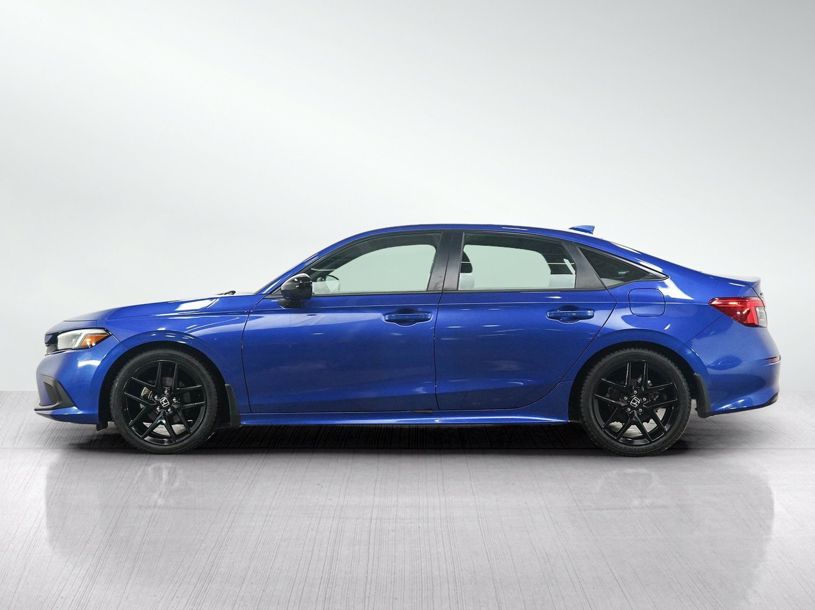 Used 2022 Honda Civic Sport with VIN 2HGFE2F5XNH578766 for sale in Burnsville, Minnesota