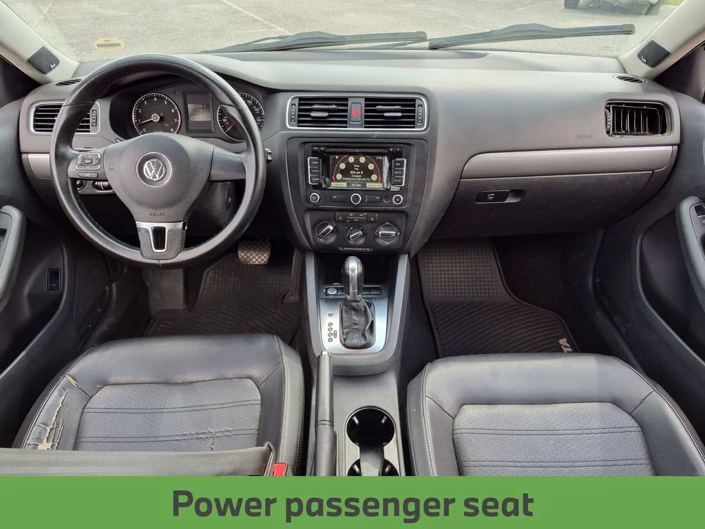 Used 2013 Black Volkswagen SEL image 28